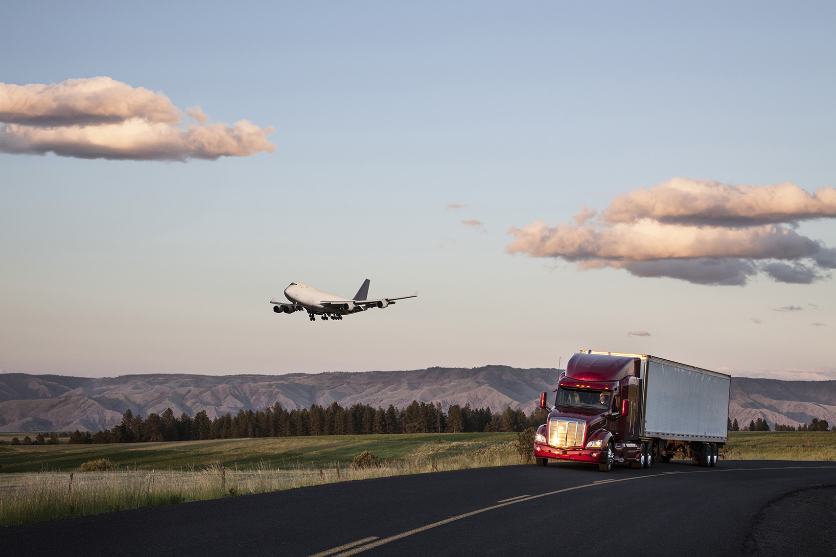 Kumb on kuluefektiivsem: lennutransport või autovedu Euroopa Liidus? article cargo image